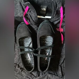 Sketchers Leather Suede Memory Foam Adjustible Velcro Strap Slide On 
Size 9 GUC